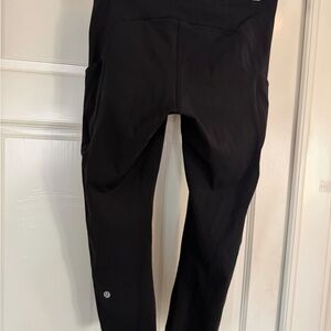 Lululemon Black Athletic Cropped compression Leggings